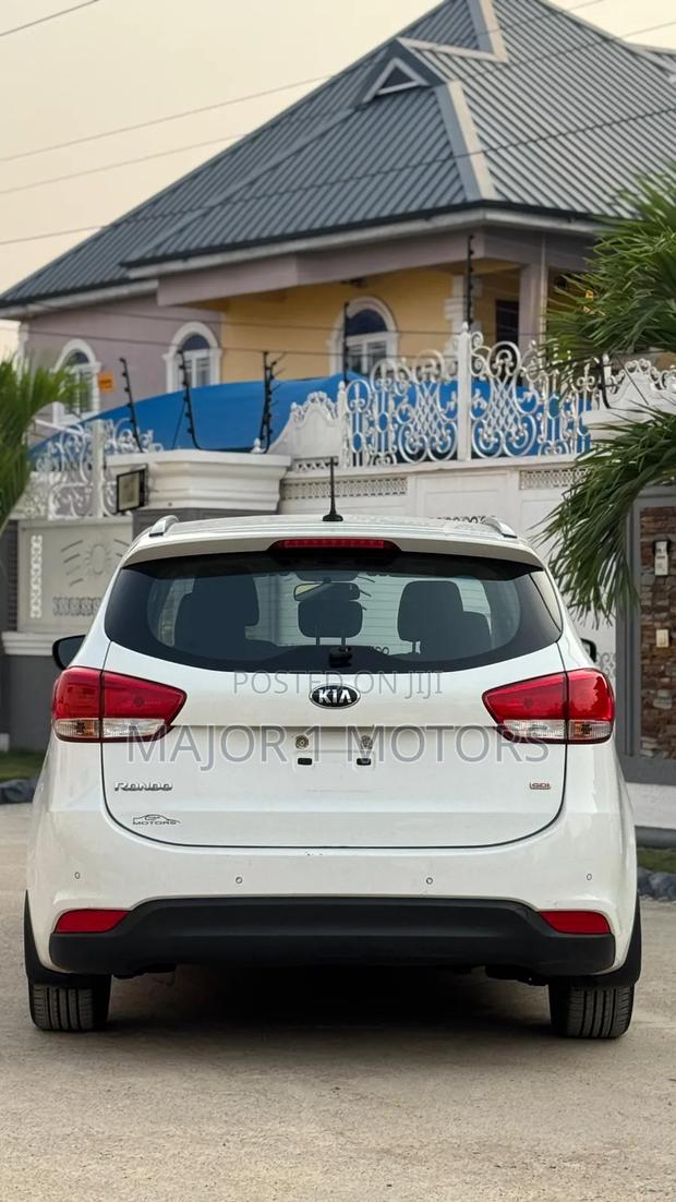 Kia Rondo 2015 White