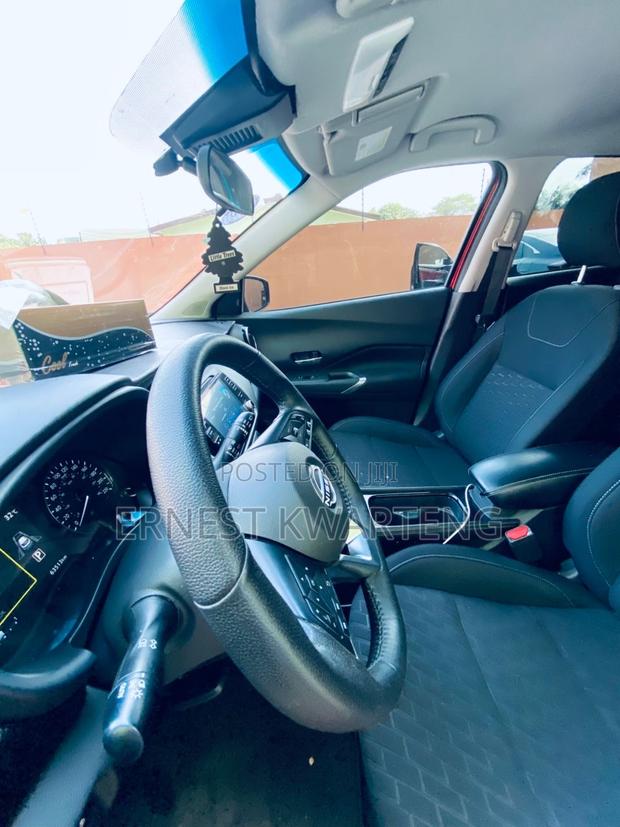 Nissan Kicks 2023 Red
