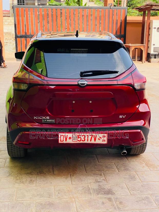 Nissan Kicks 2023 Red