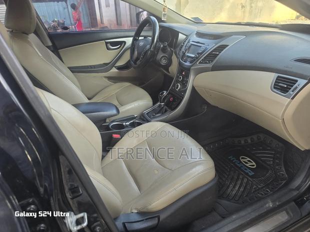 Hyundai Elantra Limited 4dr Sedan (1.8L 4cyl 6A) 2014 Black