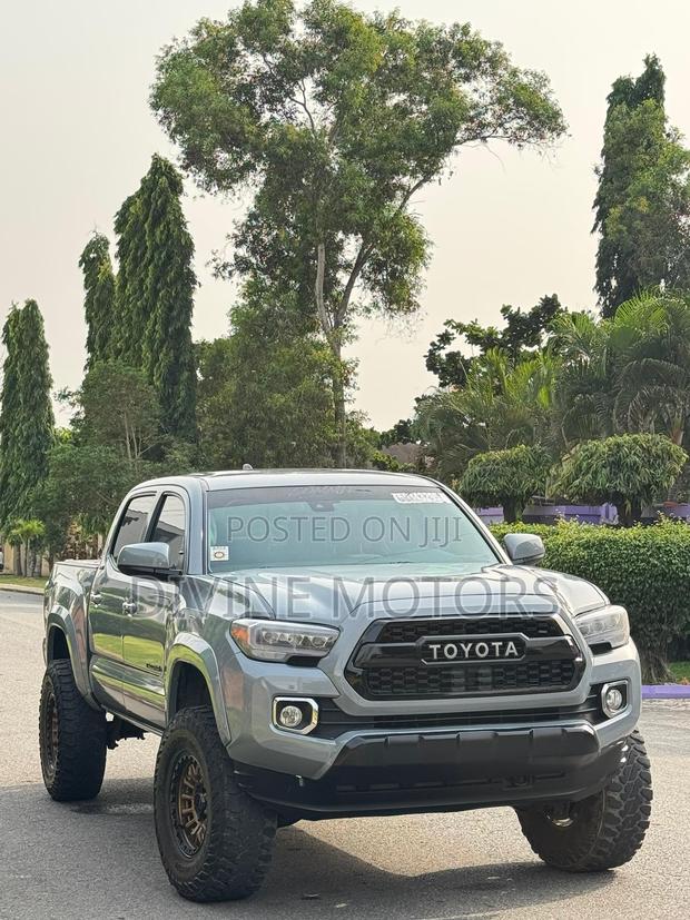 Toyota Tundra 2021 Gray