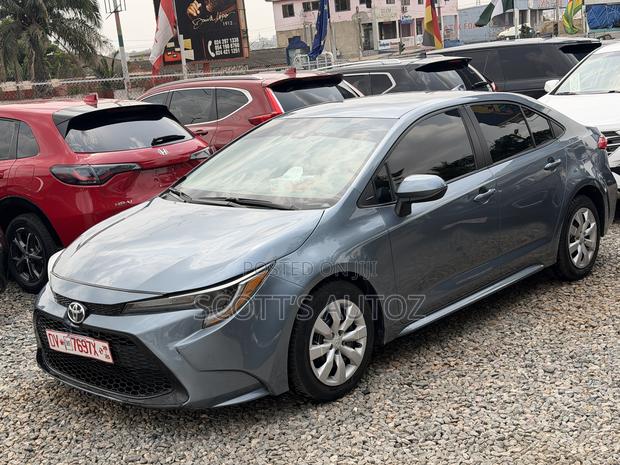 Toyota Corolla XLE 2020 Blue