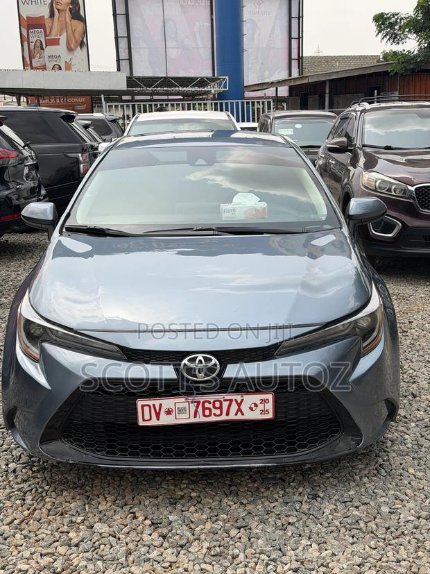 Toyota Corolla XLE 2020 Blue