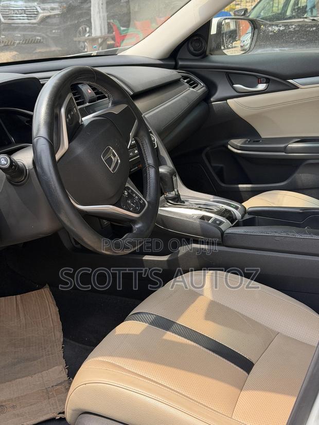 Honda Civic 2018 White