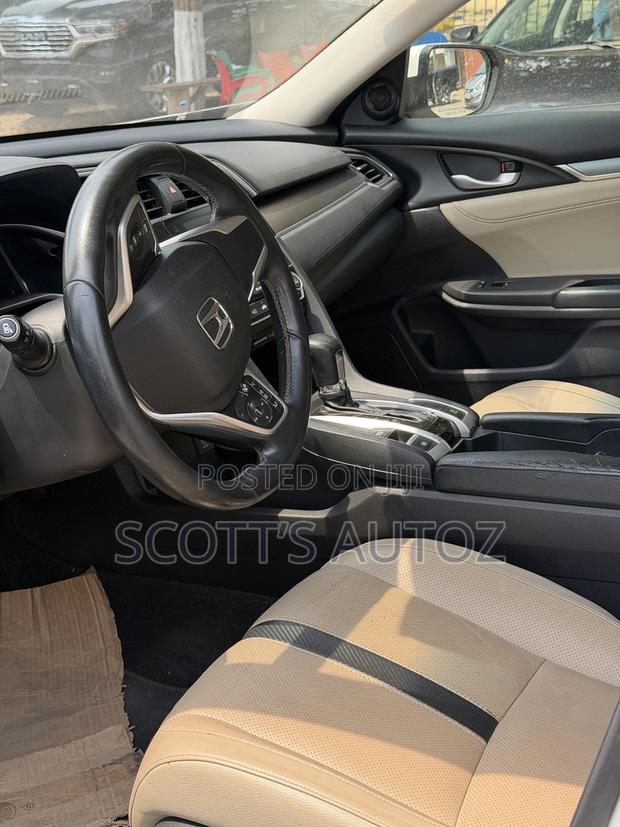 Honda Civic 2018 White