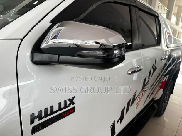 New Toyota Hilux 2025 White