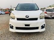 Toyota Voxy 2012 White for sale