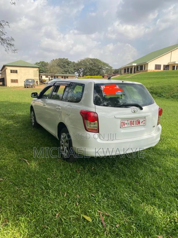 Toyota Corolla 2011 White