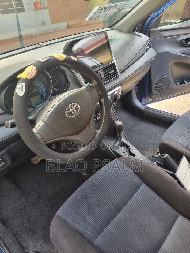 Toyota Yaris L Hatchback 5dr 2014 Blue