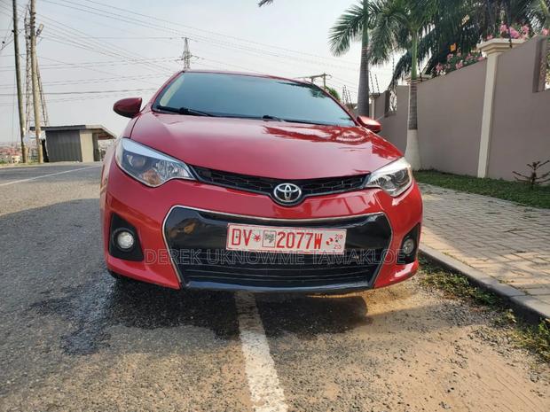 Toyota Corolla 2016 Red