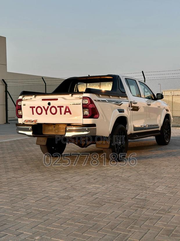 Toyota Hilux Revo Double Cab Deisel 2.4 AWD 2022 White
