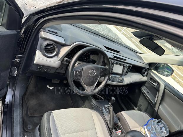 Toyota RAV4 XLE AWD (2.5L 4cyl 6A) 2017 Black
