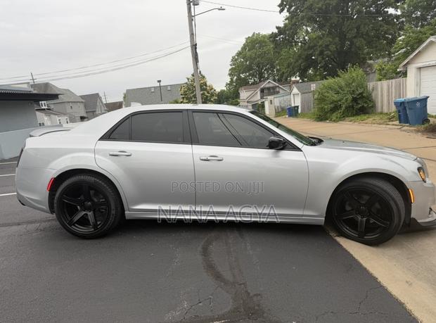 Chrysler 300 S 5.7L 2023 Silver