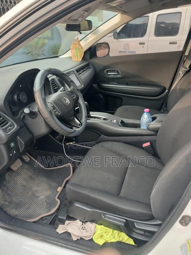 Honda HR-V 4dr SUV (1.5L 4cyl CVT) 2016 White