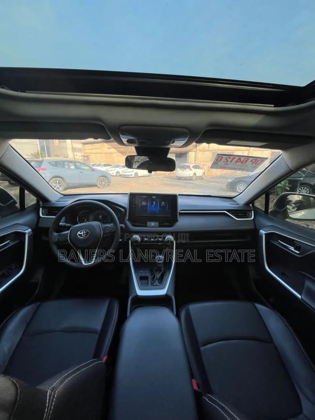 Toyota RAV4 2023 White