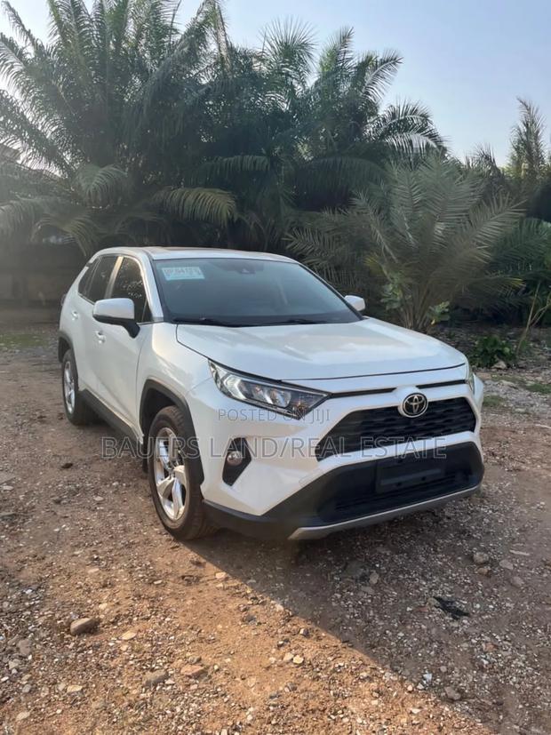 Toyota RAV4 2023 White