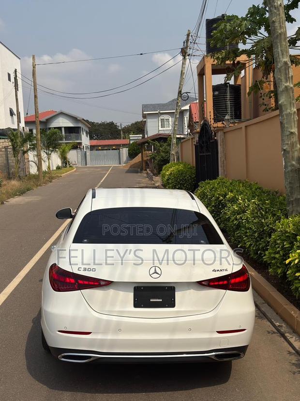 Mercedes-Benz C300 2025 White