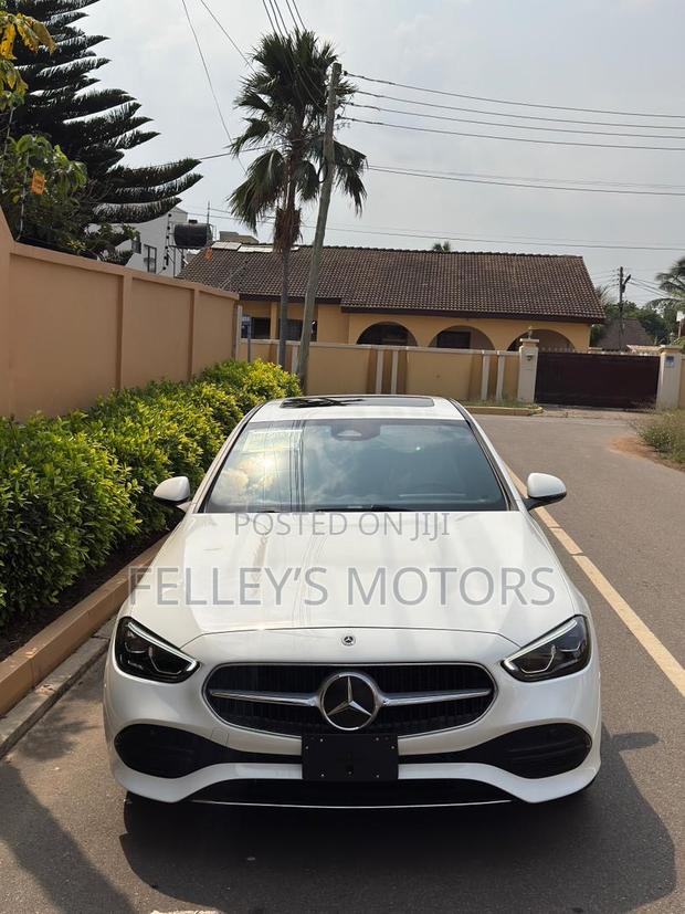 Mercedes-Benz C300 2025 White