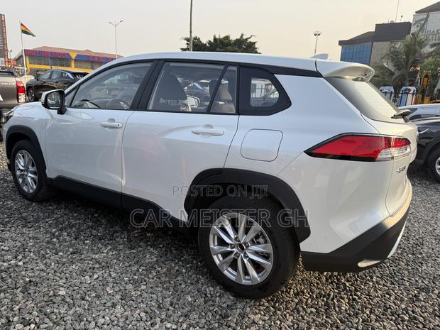 New Toyota Corolla Hybrid LE 2025 White