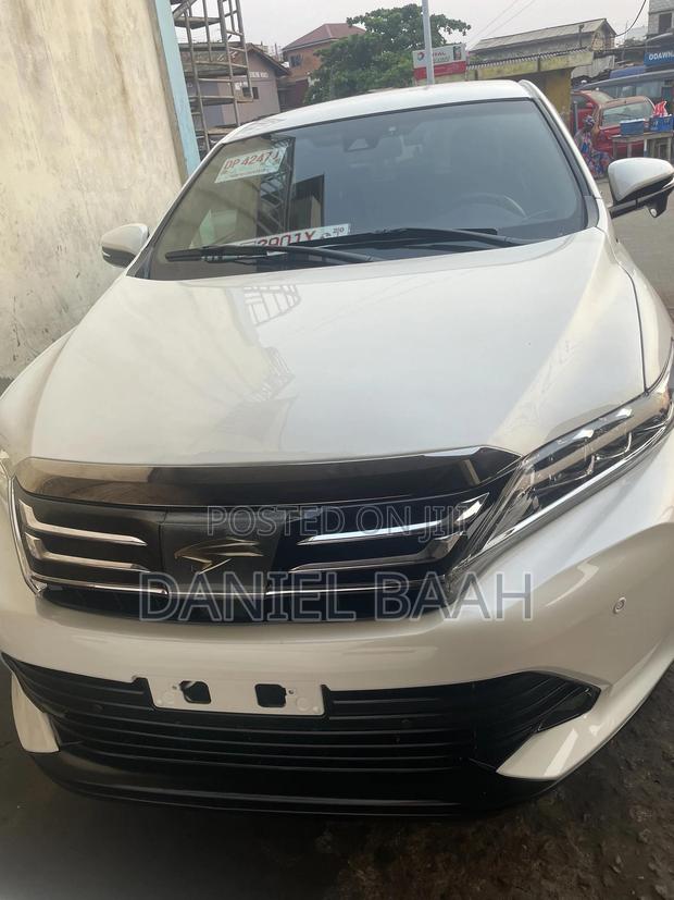 Toyota Harrier 2.0 2019 White
