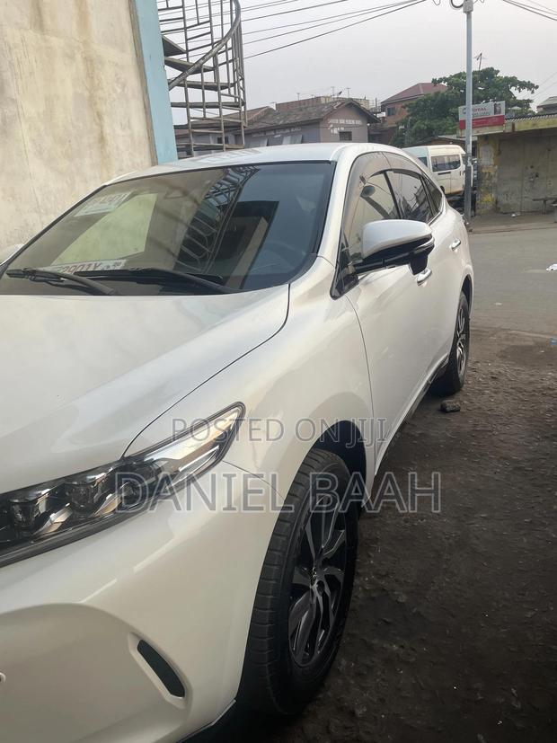 Toyota Harrier 2.0 2019 White