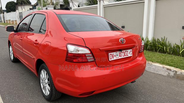 Toyota Belta 2010 Red