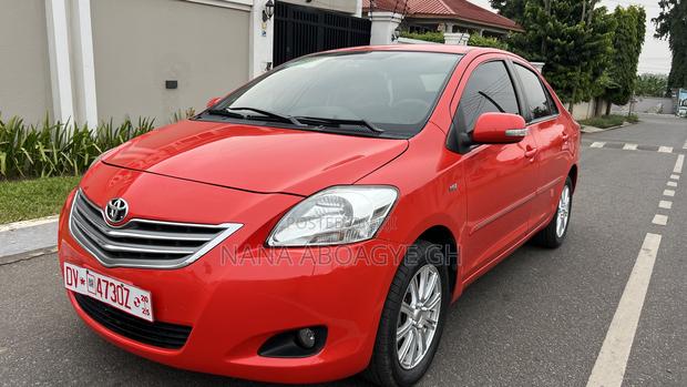 Toyota Belta 2010 Red