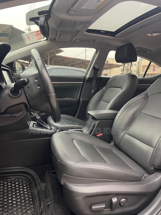 Hyundai Elantra Limited 2018 Gray