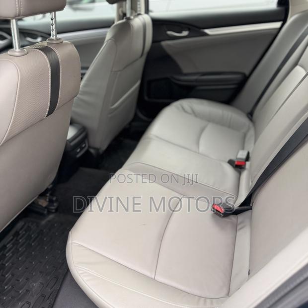 Honda Civic Touring Sedan 2018 Gray