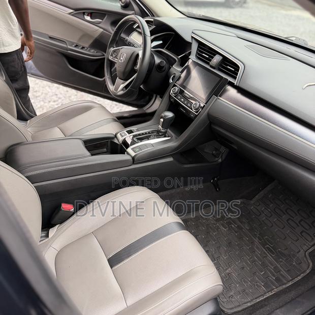 Honda Civic Touring Sedan 2018 Gray