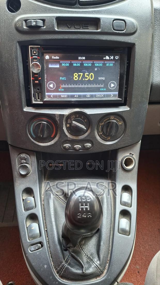 Saturn Vue 4 2005 Black