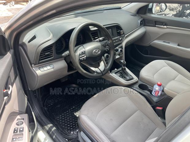 Hyundai Elantra SE 2019 Silver