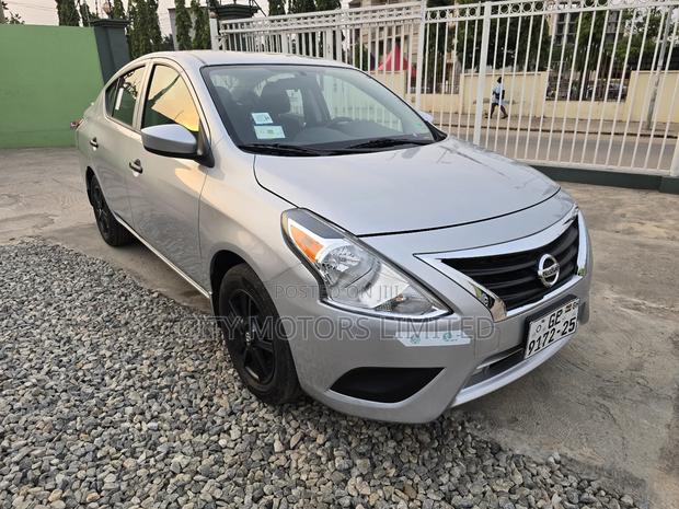 Nissan Versa 1.6 S 2019 Silver
