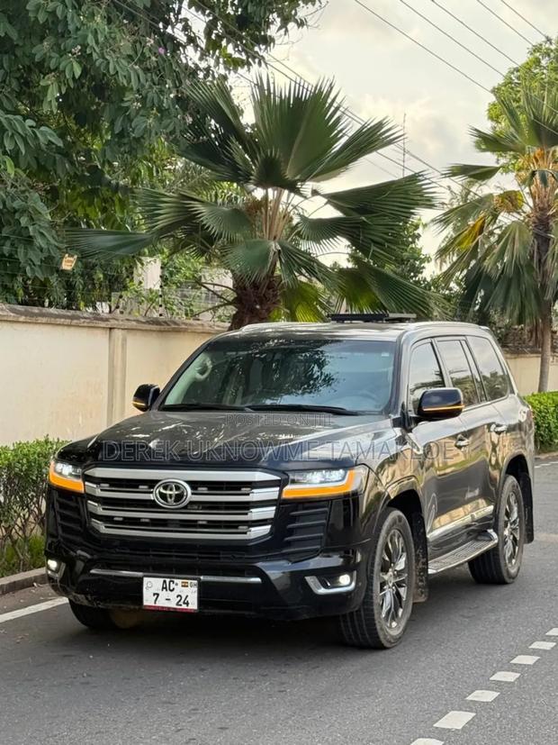 Toyota Land Cruiser 2017 Black