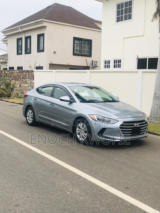 Hyundai Elantra Limited Sedan FWD (2.0L 4cyl 6A) 2017 Blue