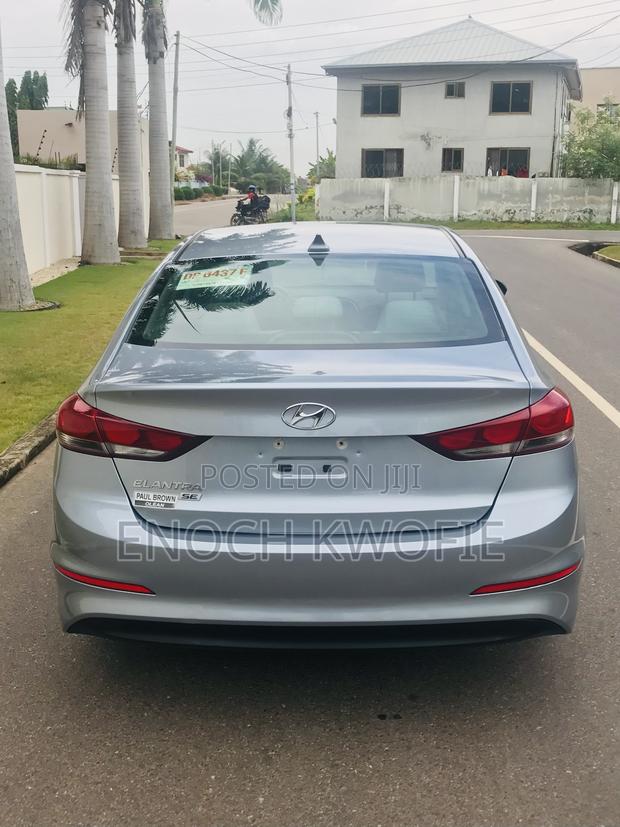 Hyundai Elantra Limited Sedan FWD (2.0L 4cyl 6A) 2017 Blue