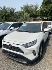 Toyota RAV4 XLE Premium AWD 2023 White for sale