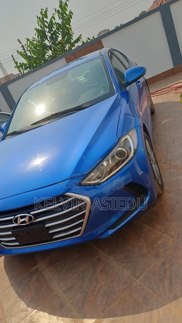 Hyundai Elantra SE Sedan FWD (2.0L 4cyl 6M) 2017 Blue