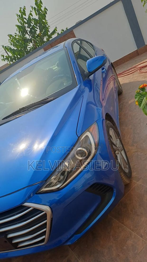 Hyundai Elantra SE Sedan FWD (2.0L 4cyl 6M) 2017 Blue