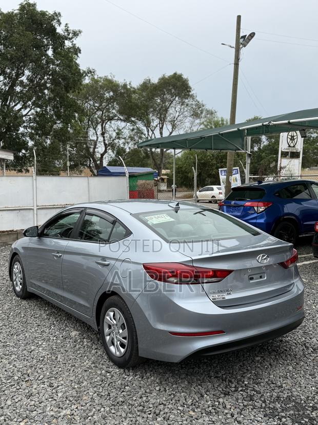 Hyundai Elantra ECO Sedan FWD (1.4L 4cyl 7A) 2017 Gray