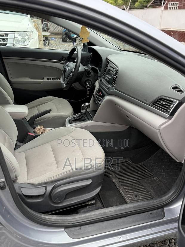 Hyundai Elantra ECO Sedan FWD (1.4L 4cyl 7A) 2017 Gray
