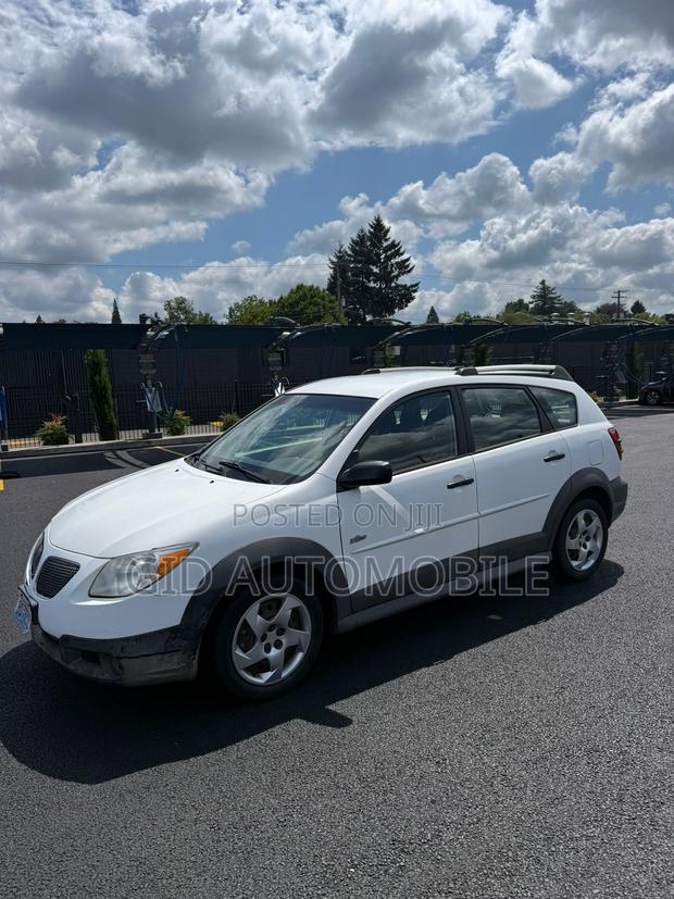 Pontiac Vibe 2008 White