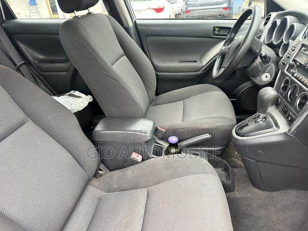 Pontiac Vibe 2008 White