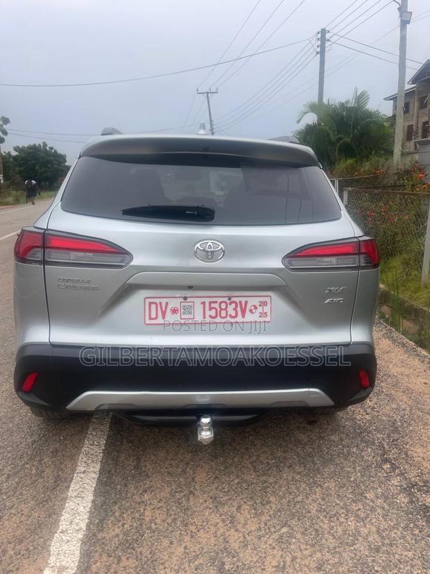 Toyota Corolla Cross XLE AWD 2023 Silver
