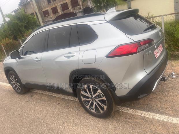 Toyota Corolla Cross XLE AWD 2023 Silver
