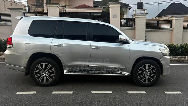Toyota Land Cruiser 4.5 V8 GXR 2016 Silver
