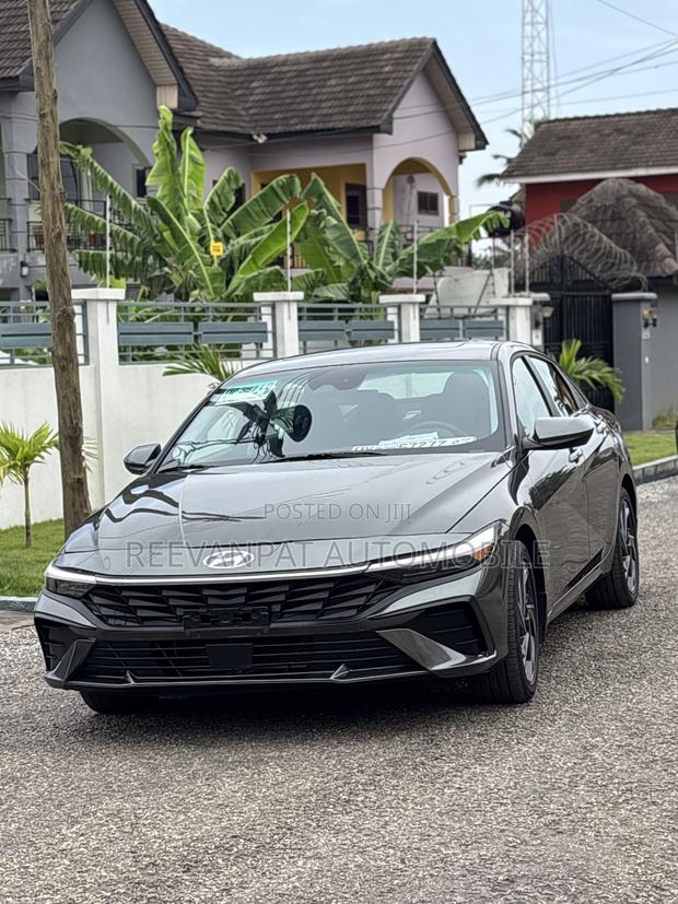 Hyundai Elantra 2025 Gray