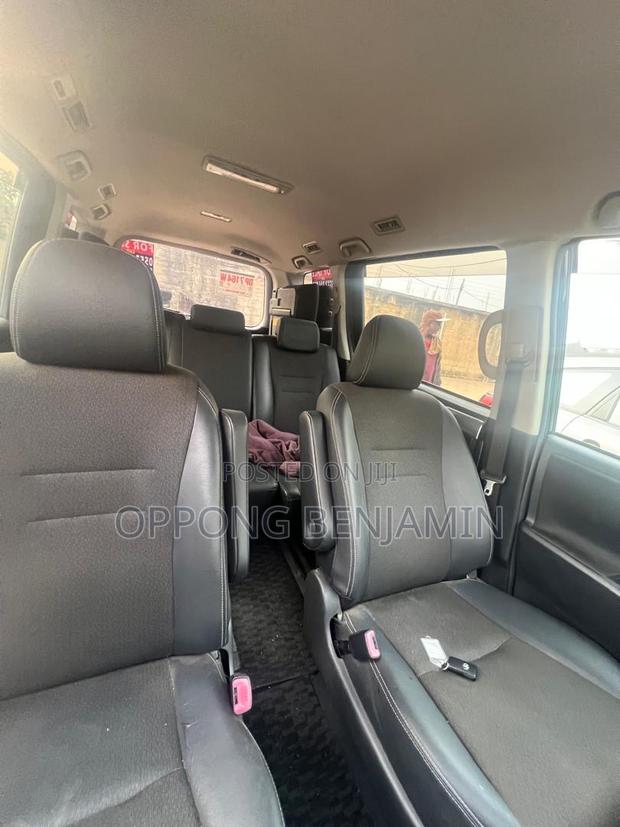 Toyota Voxy 2013 Black