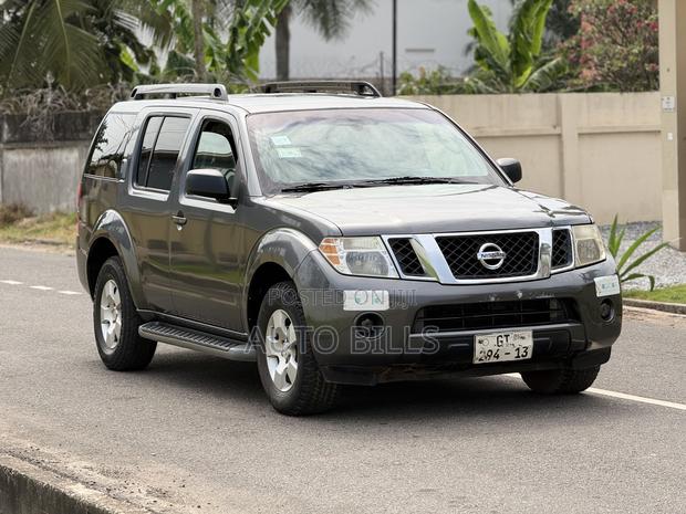 Nissan Pathfinder LE 4x4 2008 Gray