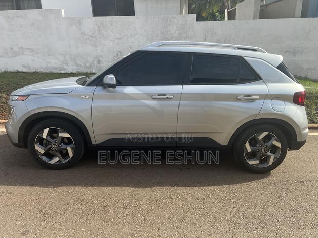 Hyundai Venue 2021 Silver